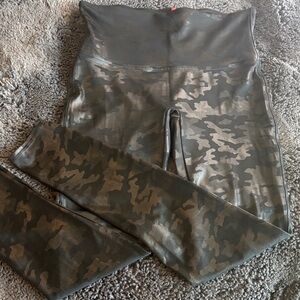 Spanx Camo High-Waisted Metallic Leggings LG